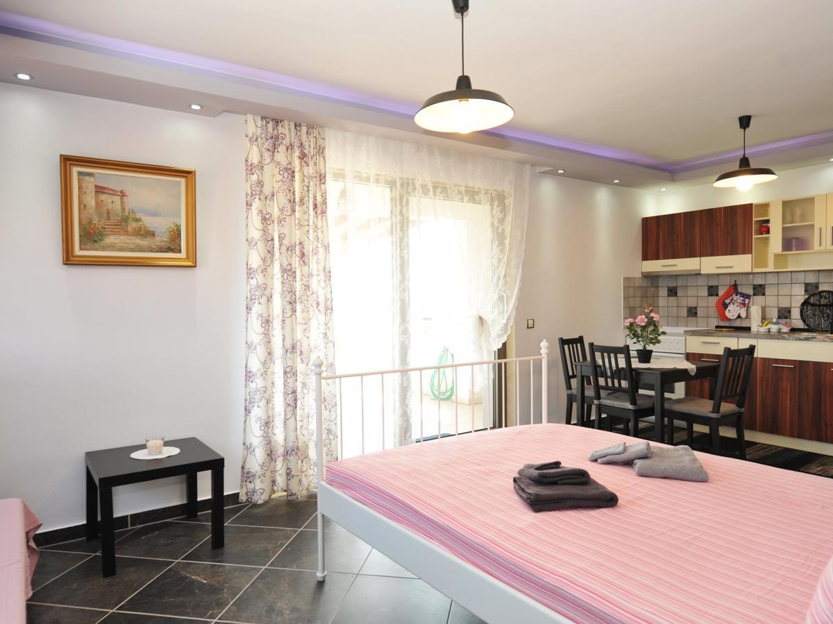 Alice Wonderland Home Nea Flogita Halkidiki エクステリア 写真